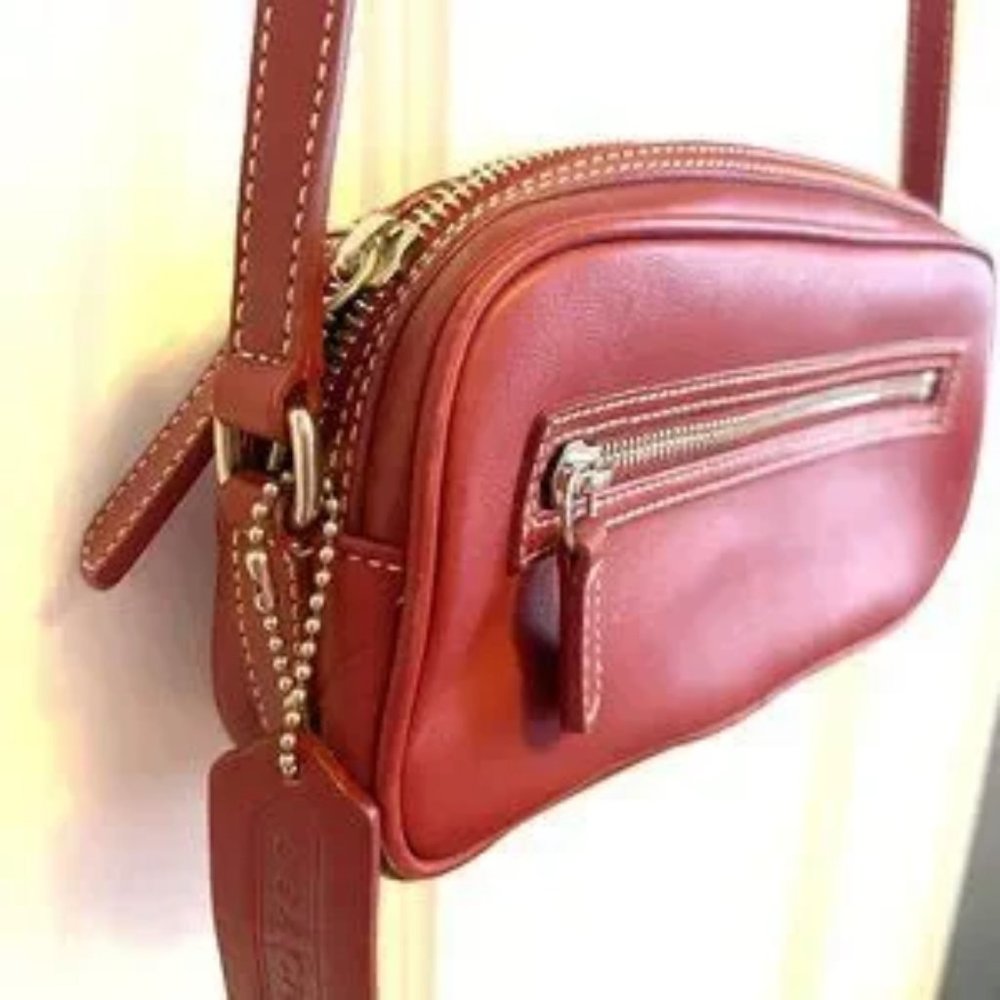 Vintage Coach Red Leather Crossbody M23-9589